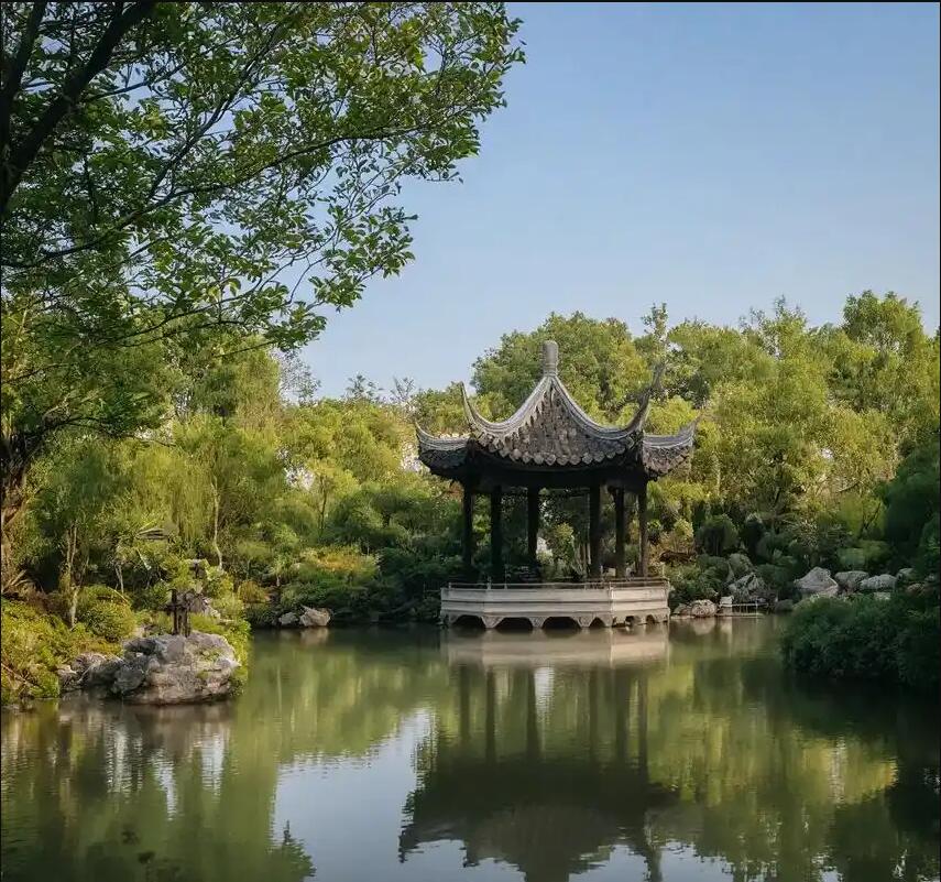 东兴初礼餐饮有限公司